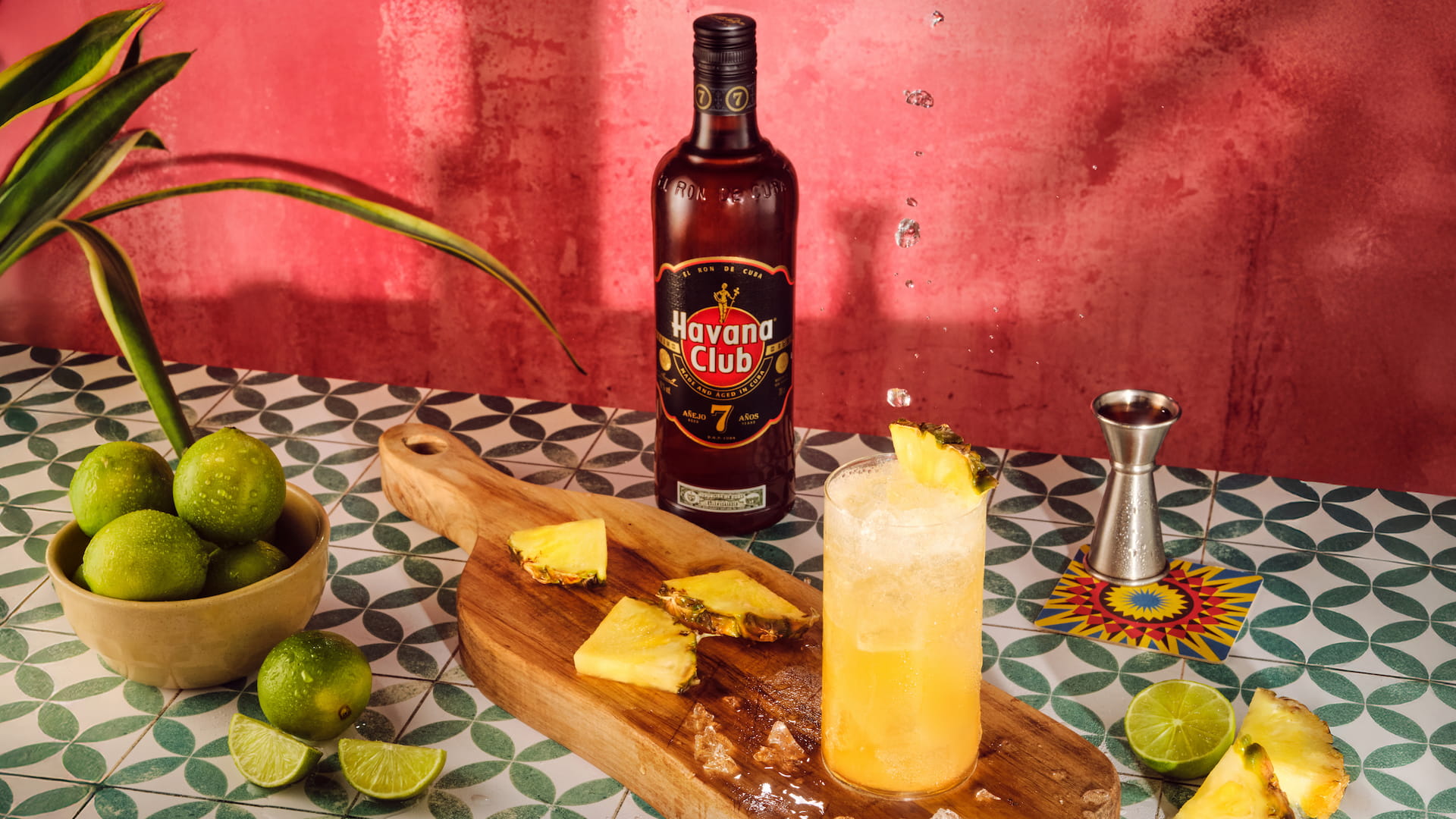 Pineapple Cooler - Ananas Cooler Cocktail mit Rum - Pineapple Cooler Cocktailrezept